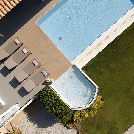 Alba Bianca Villa, Family Retreat With Heated Pool By Thinkvilla แอร์ซอนิสซอส ภายนอก รูปภาพ