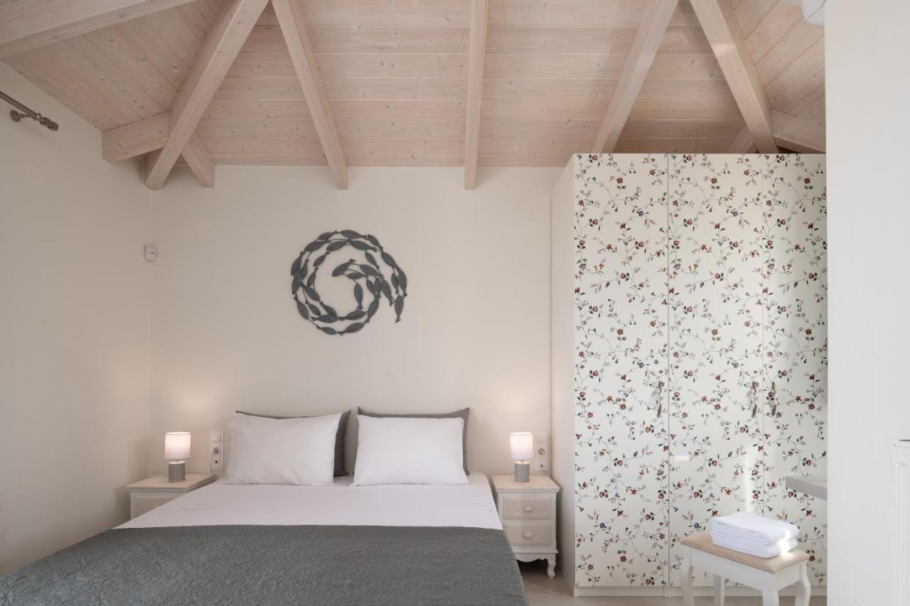 Alba Bianca Villa, Family Retreat With Heated Pool By Thinkvilla แอร์ซอนิสซอส ภายนอก รูปภาพ