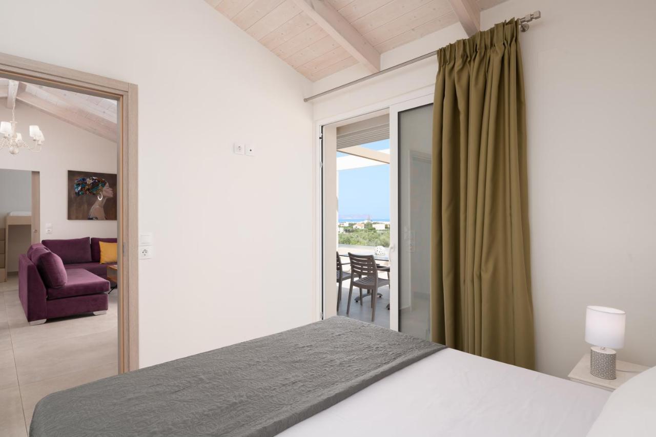 Alba Bianca Villa, Family Retreat With Heated Pool By Thinkvilla แอร์ซอนิสซอส ภายนอก รูปภาพ