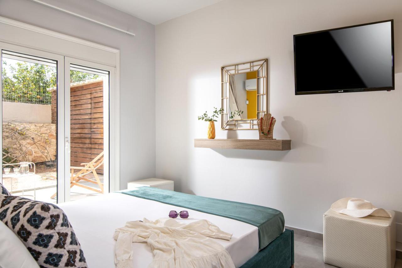 Alba Bianca Villa, Family Retreat With Heated Pool By Thinkvilla แอร์ซอนิสซอส ภายนอก รูปภาพ