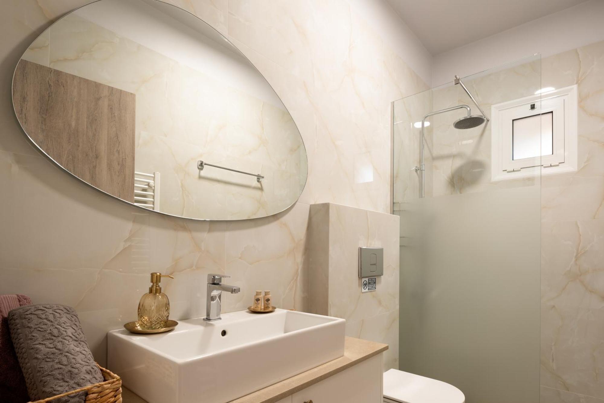 Alba Bianca Villa, Family Retreat With Heated Pool By Thinkvilla แอร์ซอนิสซอส ภายนอก รูปภาพ