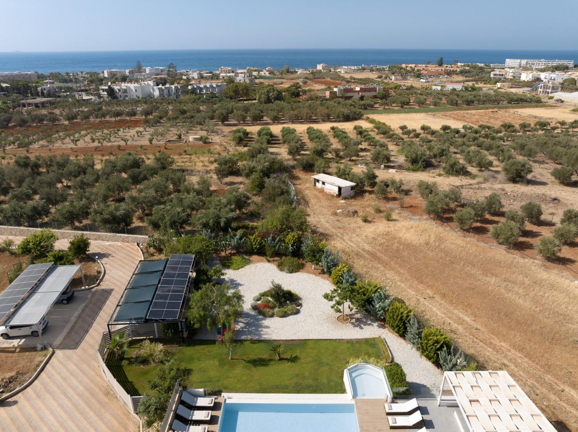 Alba Bianca Villa, Family Retreat With Heated Pool By Thinkvilla แอร์ซอนิสซอส ภายนอก รูปภาพ