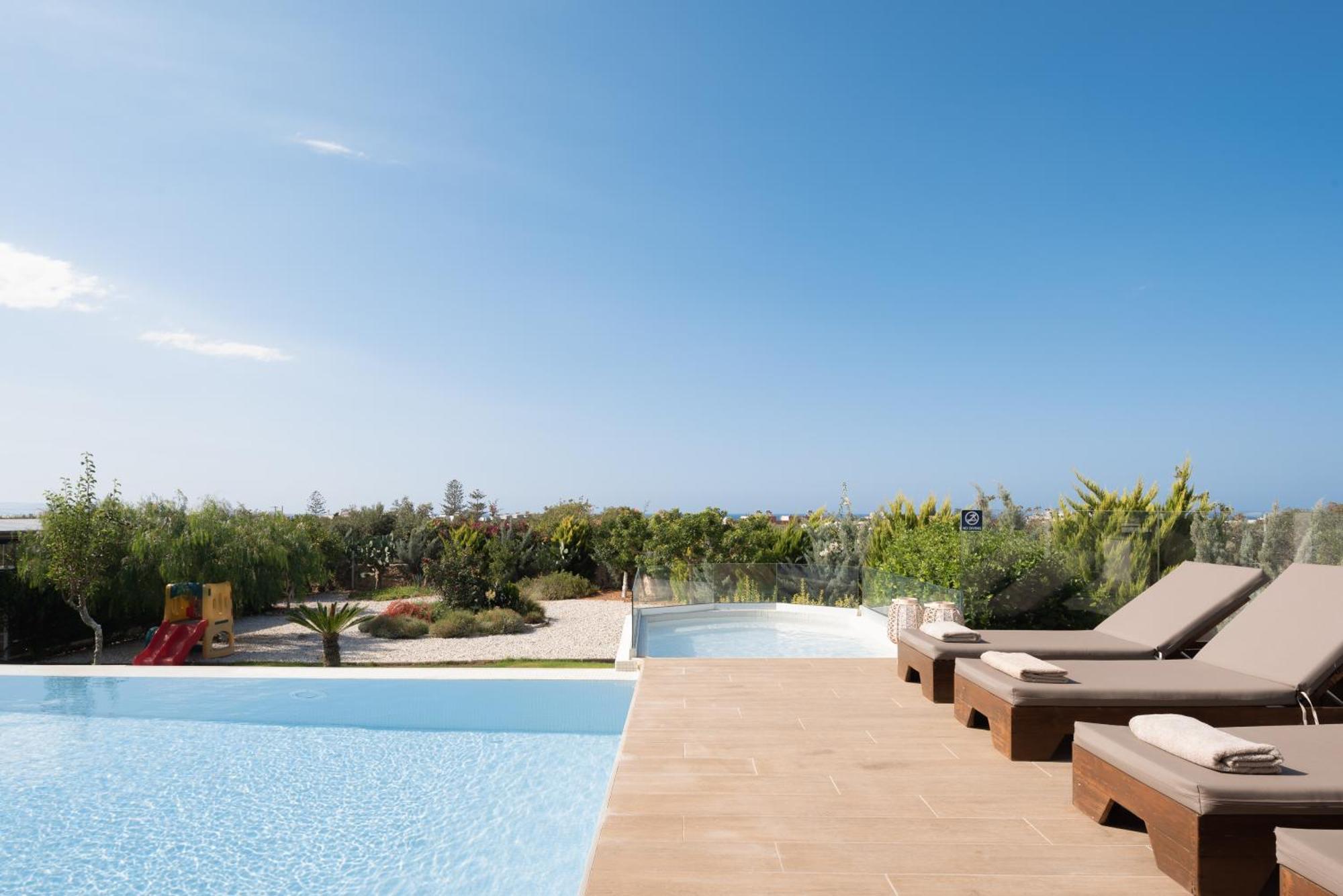 Alba Bianca Villa, Family Retreat With Heated Pool By Thinkvilla แอร์ซอนิสซอส ภายนอก รูปภาพ